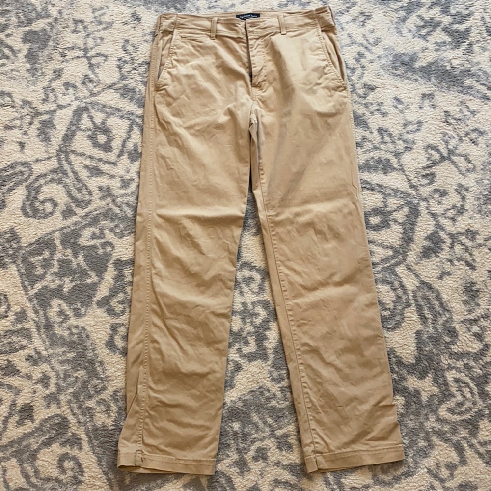 Men’s American eagle khakis